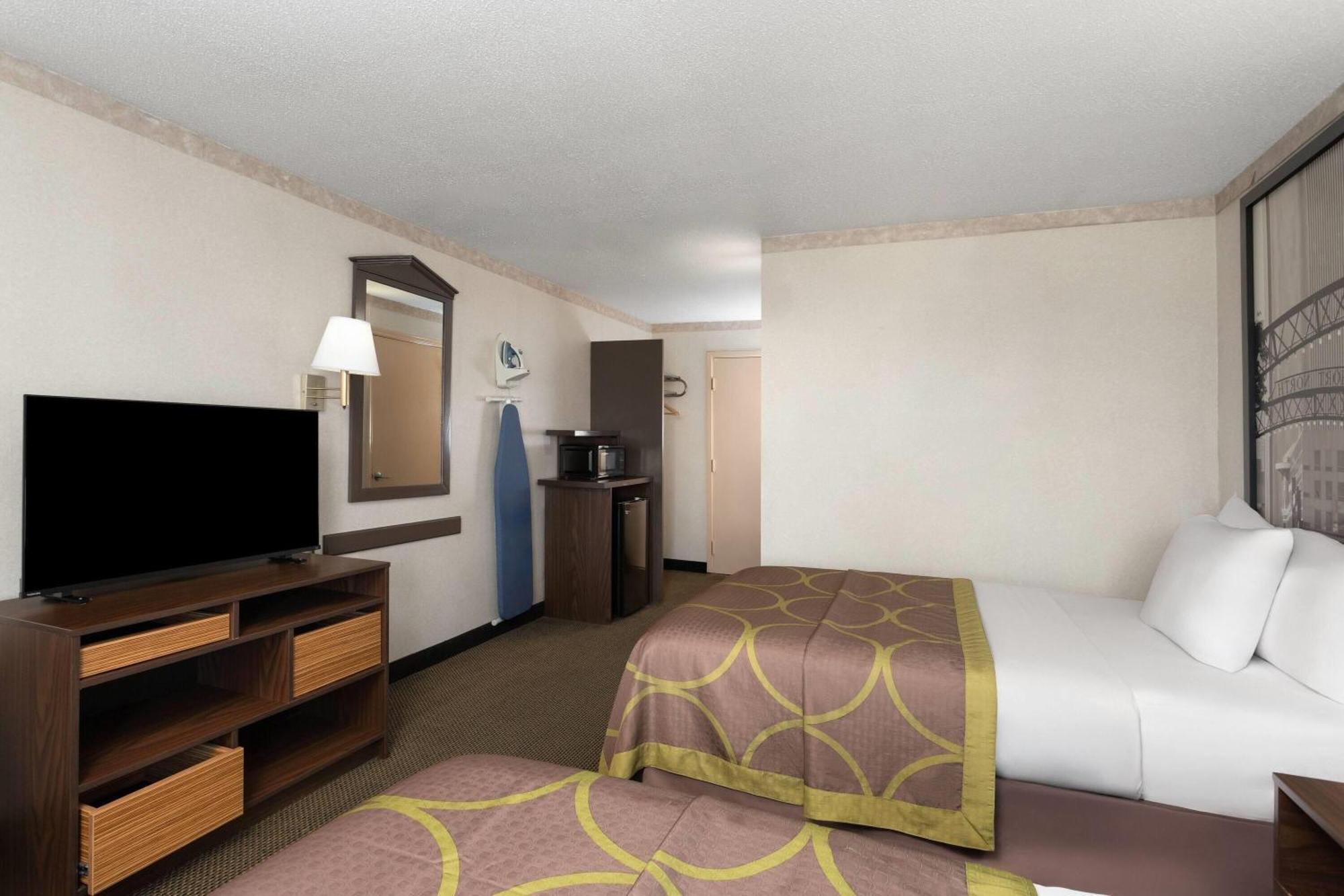 Hotel Super 8 By Wyndham Columbus Exteriér fotografie